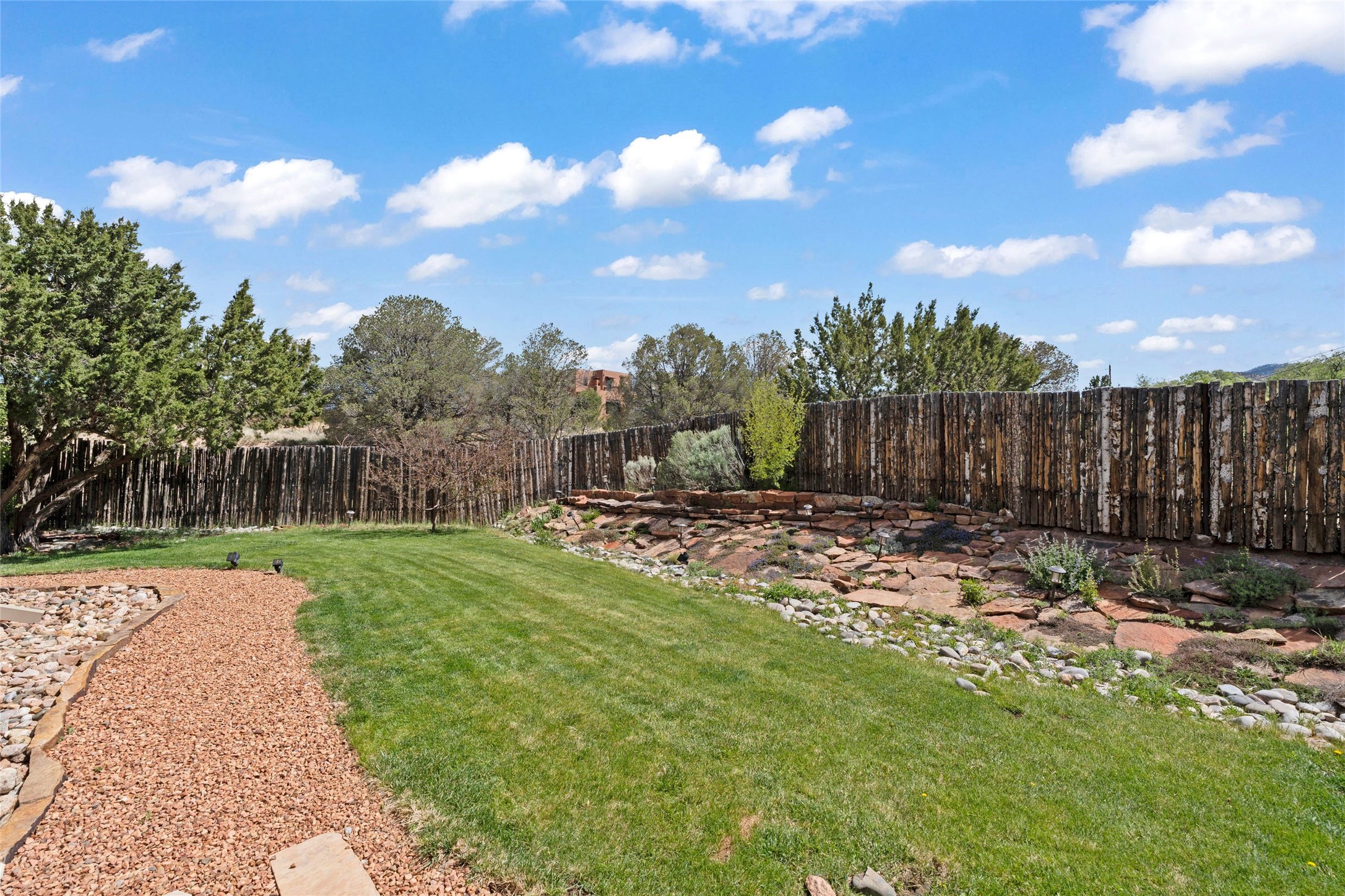 557 Valle Chamiso Lane, Santa Fe, New Mexico image 22