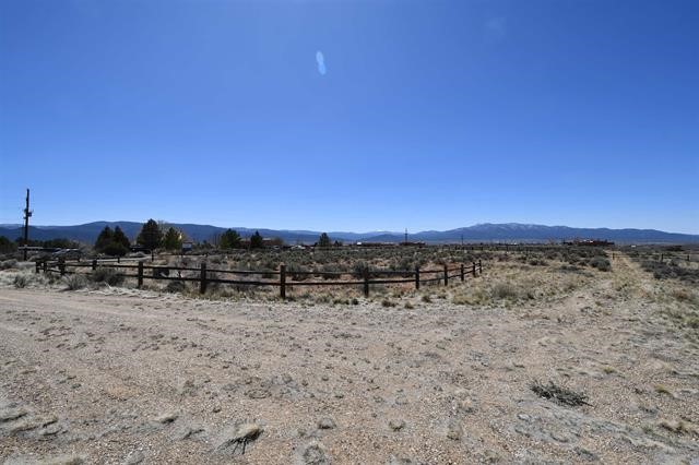 Blueberry Hill Rd, Taos, New Mexico image 22