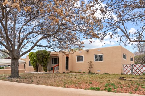 Homes For Sale - 101 Lugar De Oro St<br/> Santa Fe, NM 87501