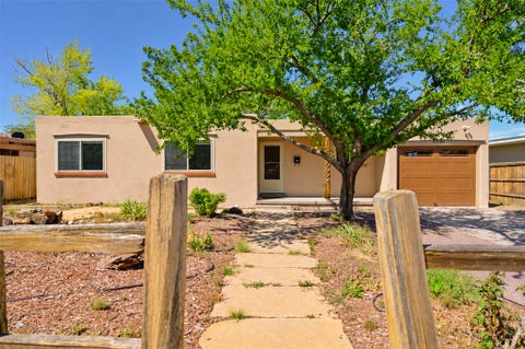 Homes For Sale - 2592 Camino Chueco<br/> Santa Fe, NM 87505