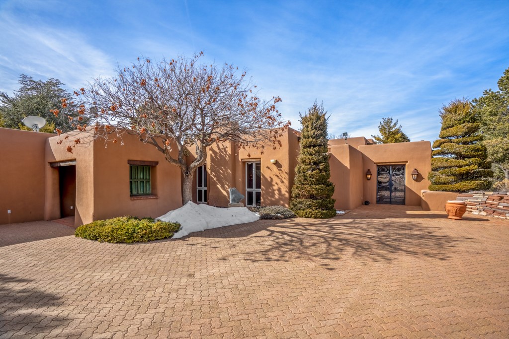 705 Camino Lejo, Santa Fe, New Mexico image 2