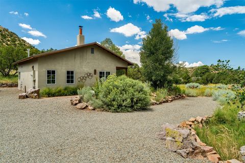 Tiny photo for 10 Sabina Lane, Santa Fe, NM 87508 (MLS # 202600722)