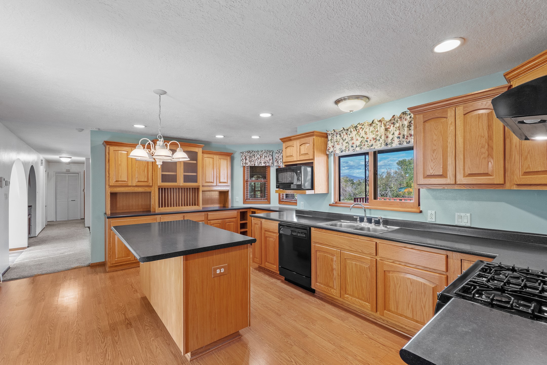 Santa Fe, New Mexico 87532, United States, 4 Bedrooms Bedrooms, ,2 BathroomsBathrooms,Residential,Active,235721