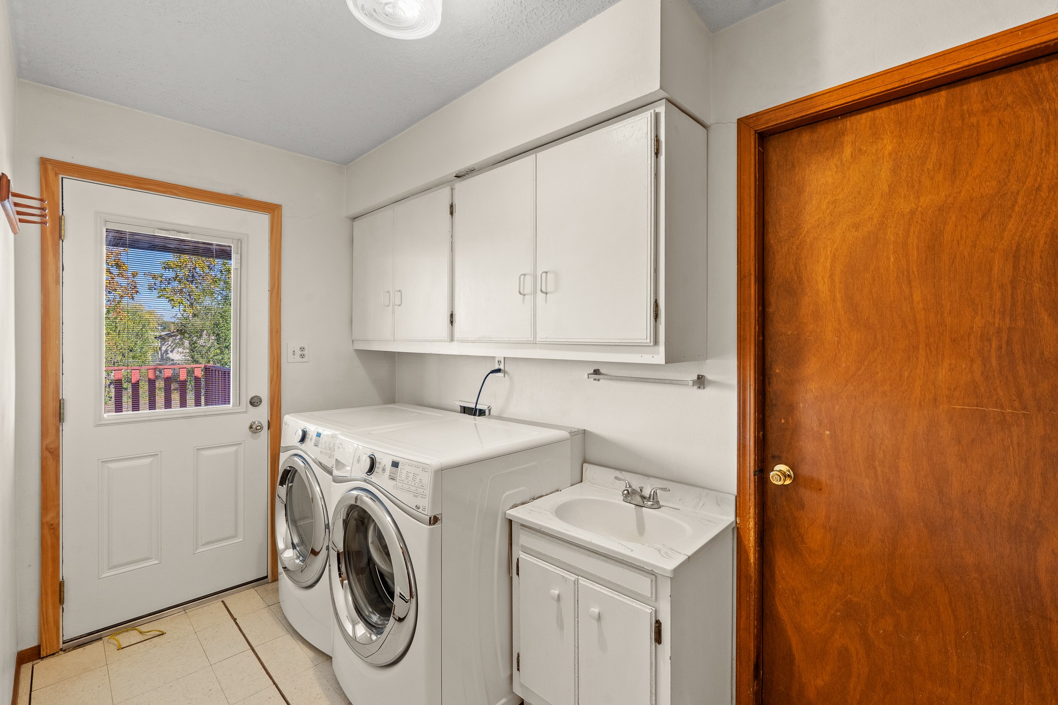 Santa Fe, New Mexico 87532, United States, 4 Bedrooms Bedrooms, ,2 BathroomsBathrooms,Residential,Active,235721