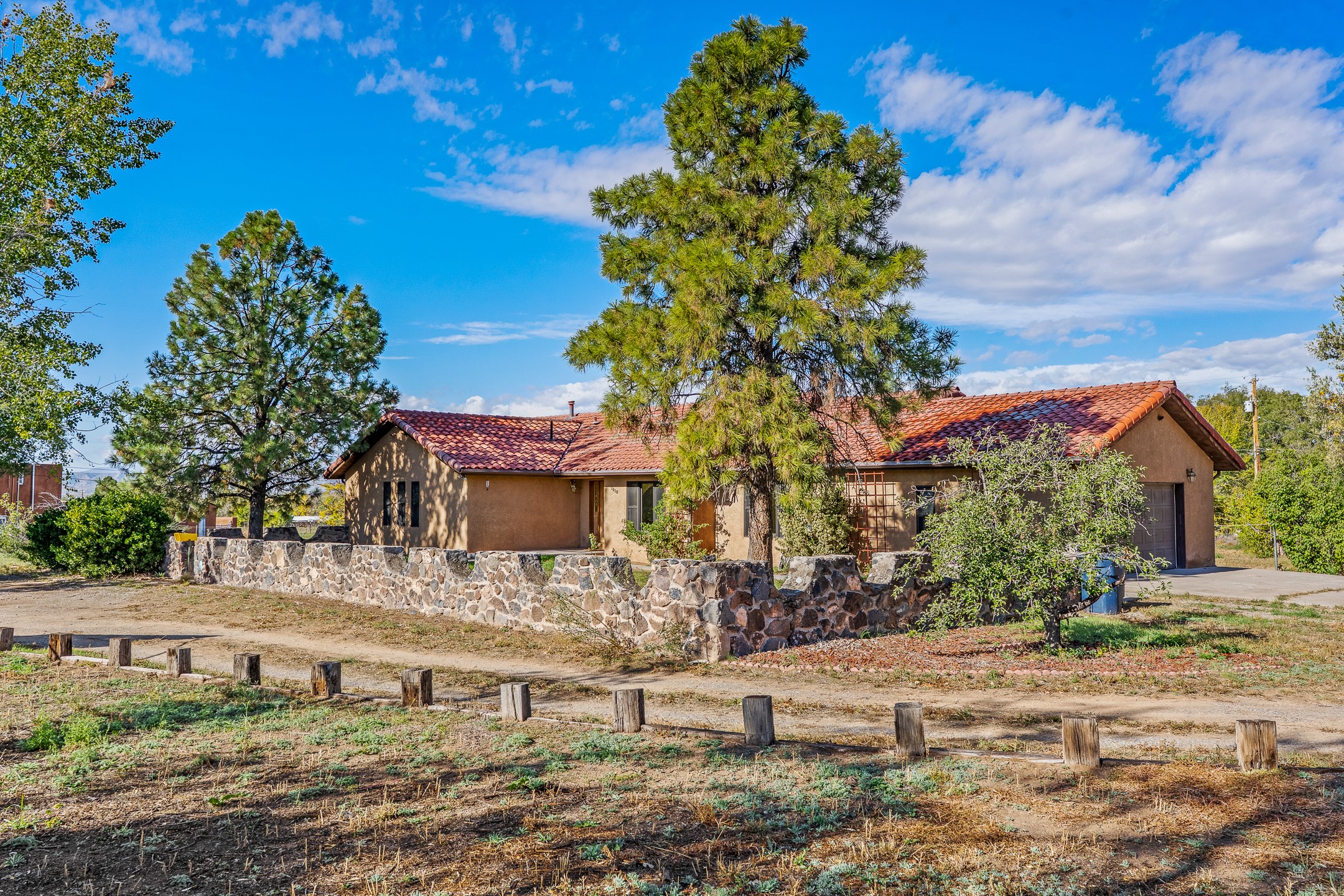 Santa Fe, New Mexico 87532, United States, 4 Bedrooms Bedrooms, ,2 BathroomsBathrooms,Residential,Active,235721