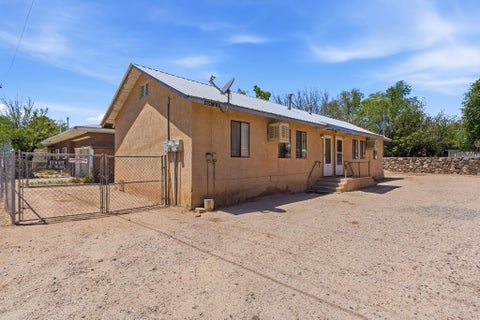 Homes For Sale - 605 Chamisa St<br/> Espanola, NM 87532