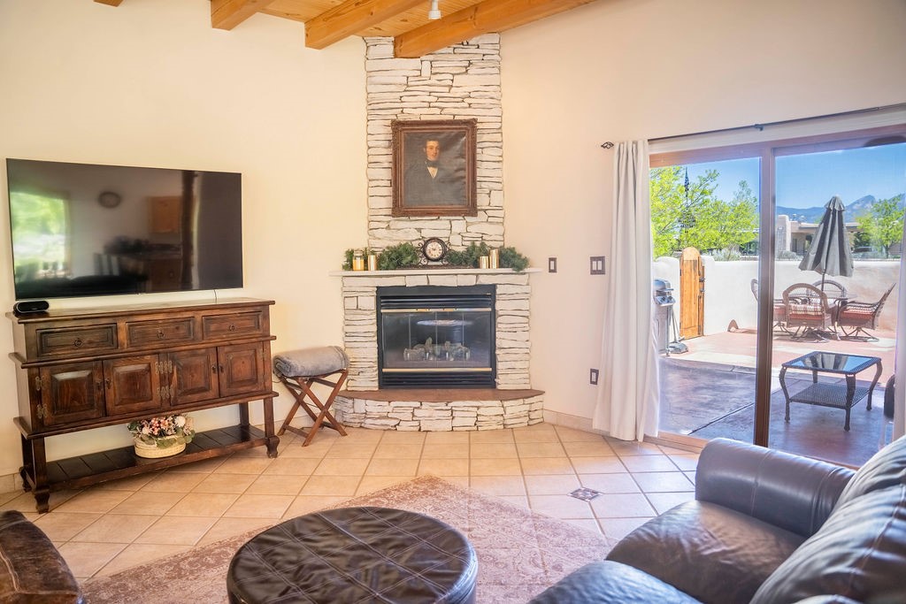 347 Sierra Vista Lane, Taos, New Mexico image 10