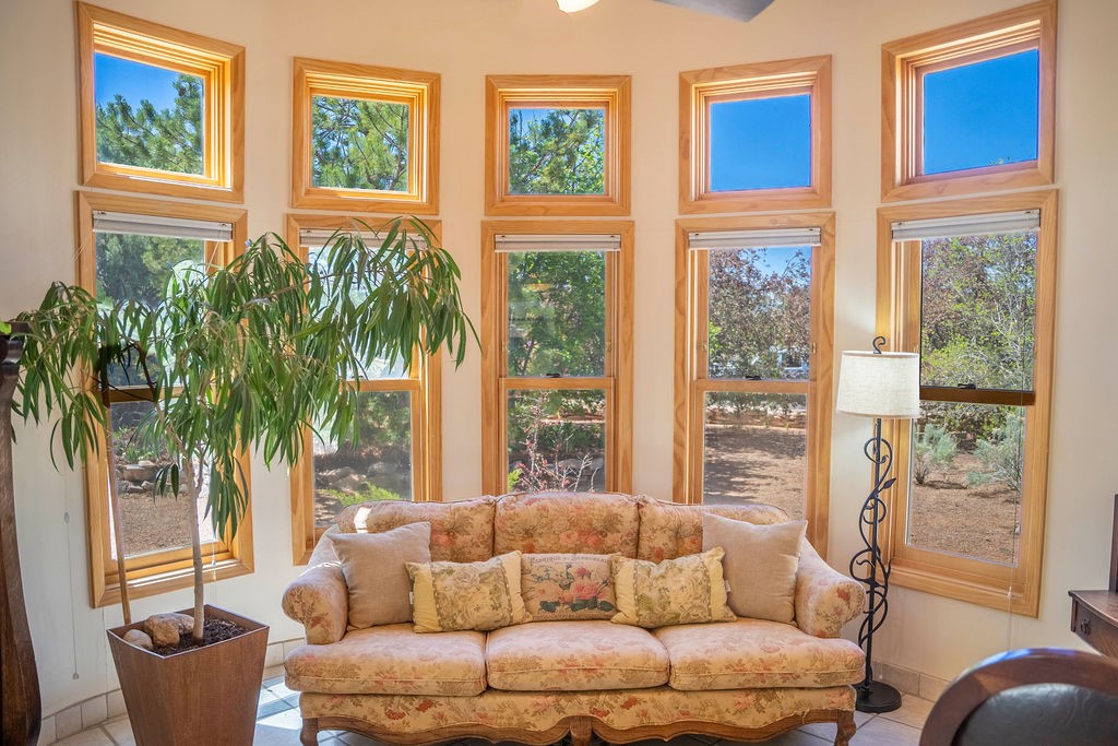 347 Sierra Vista Lane, Taos, New Mexico image 9