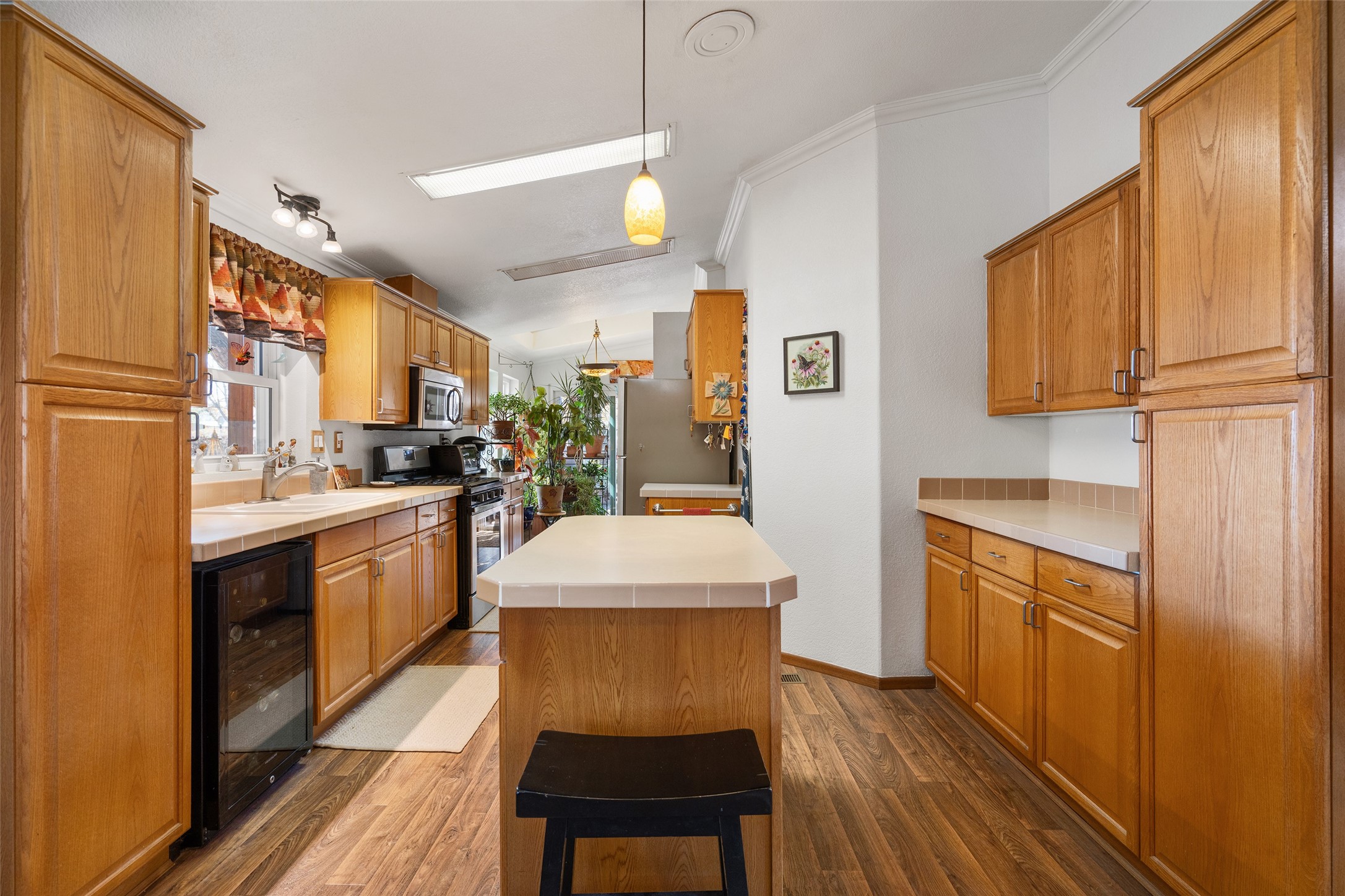 Abiquiu, New Mexico 87510, United States, 4 Bedrooms Bedrooms, ,2 BathroomsBathrooms,Residential,Active,241262