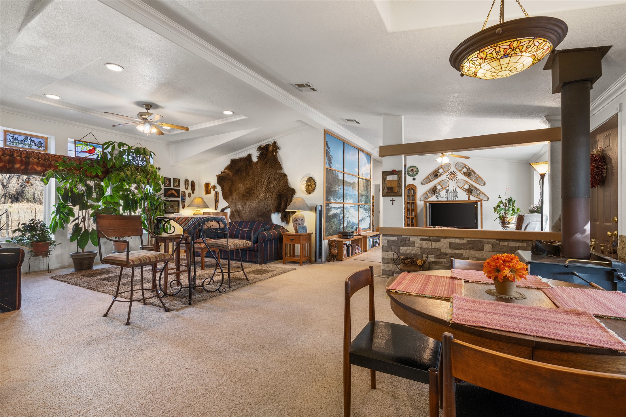 Abiquiu, New Mexico 87510, United States, 4 Bedrooms Bedrooms, ,2 BathroomsBathrooms,Residential,Active,241262