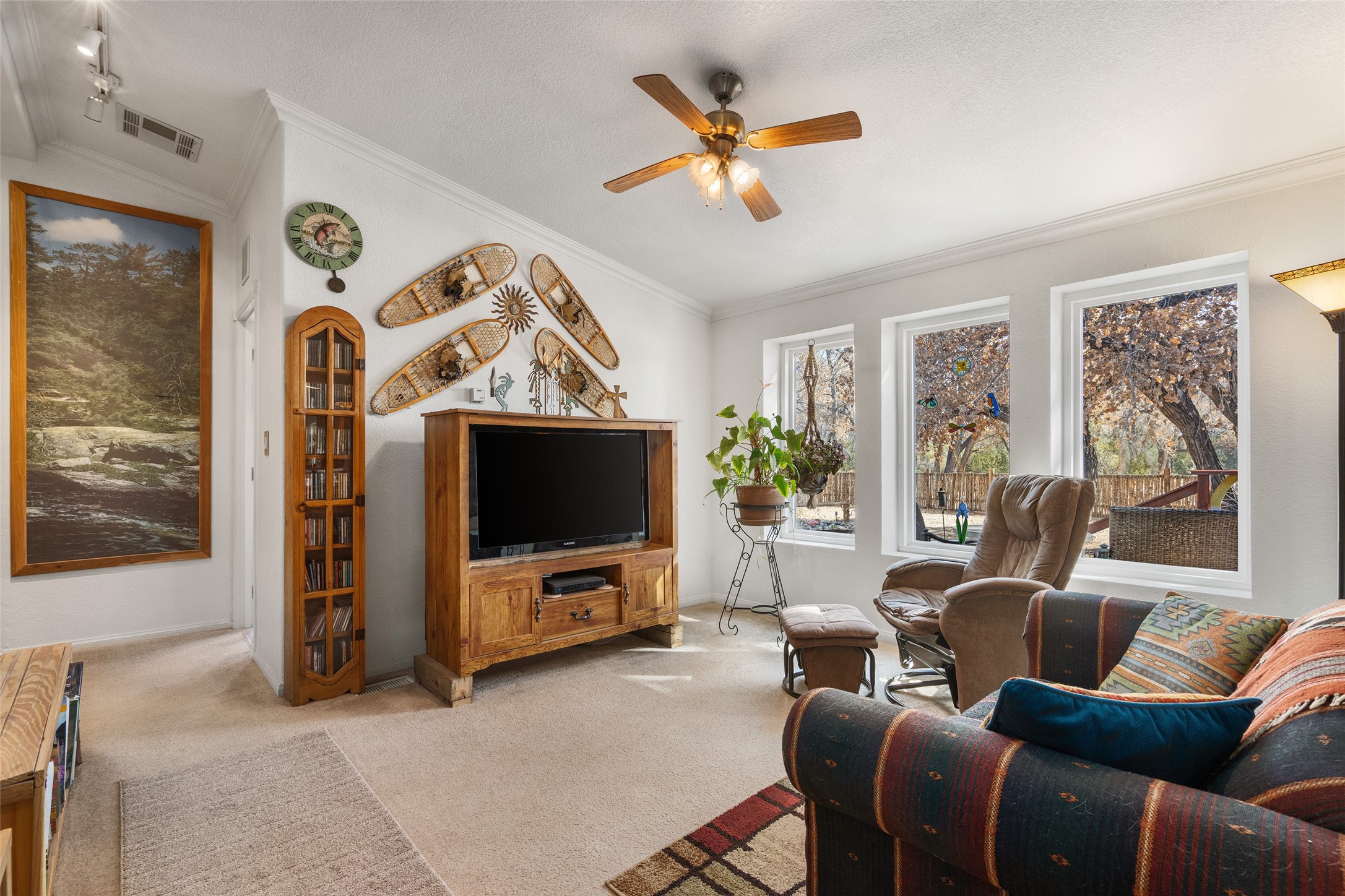 Abiquiu, New Mexico 87510, United States, 4 Bedrooms Bedrooms, ,2 BathroomsBathrooms,Residential,Active,241262