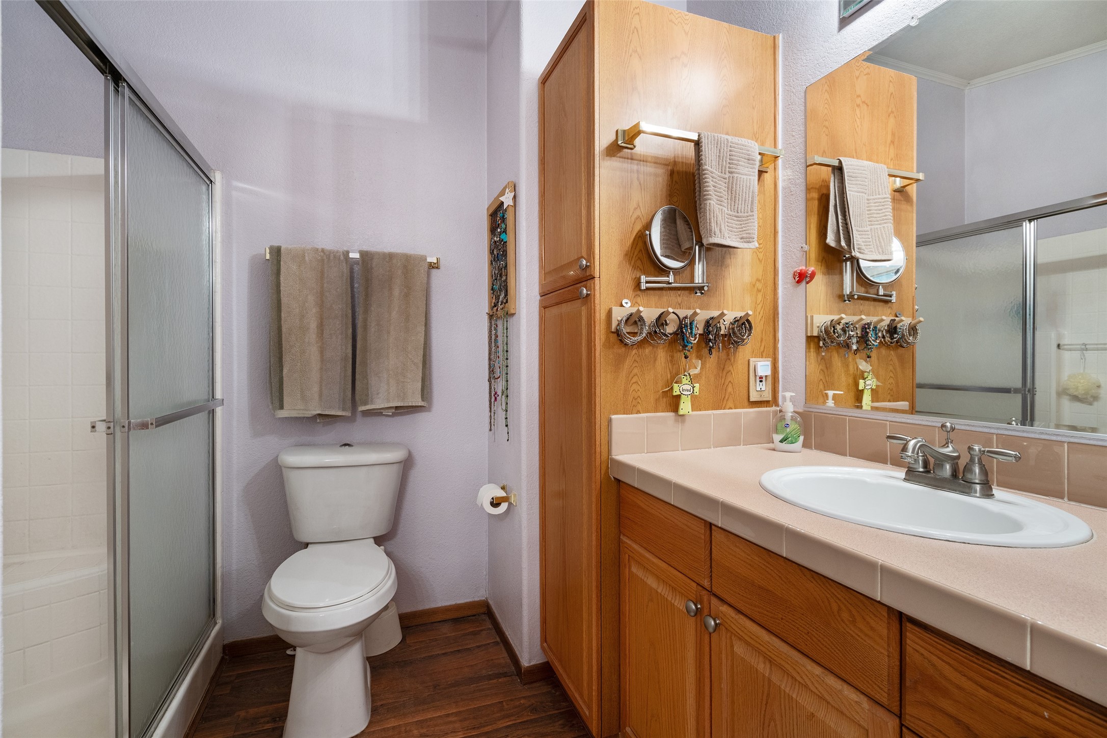 Abiquiu, New Mexico 87510, United States, 4 Bedrooms Bedrooms, ,2 BathroomsBathrooms,Residential,Active,241262