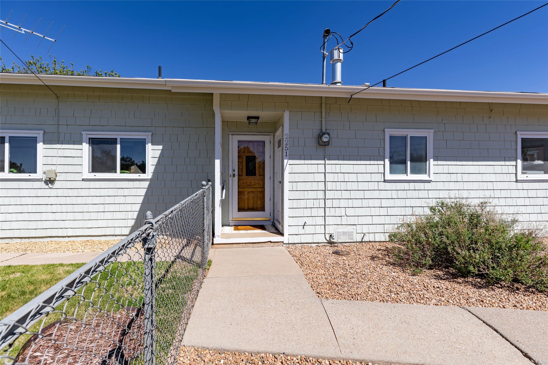 2251 37th Street - Photo 2