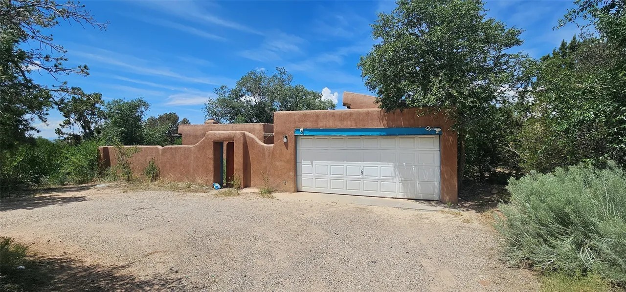 Santa Fe, New Mexico 87501, United States, 3 Bedrooms Bedrooms, ,2 BathroomsBathrooms,Residential,Active,253383 Santa Fe, New Mexico 87501, United States, 3 Bedrooms Bedrooms, ,2 BathroomsBathrooms,Residential,Active,253383
