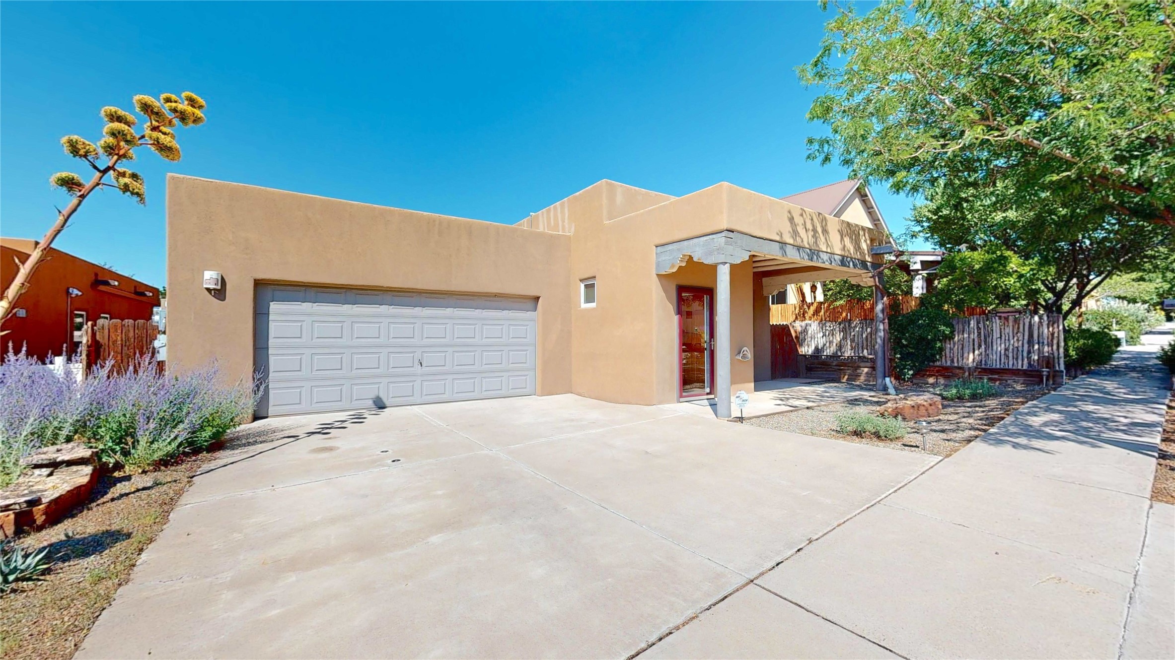 7042 Camino Rojo, Santa Fe, New Mexico image 1