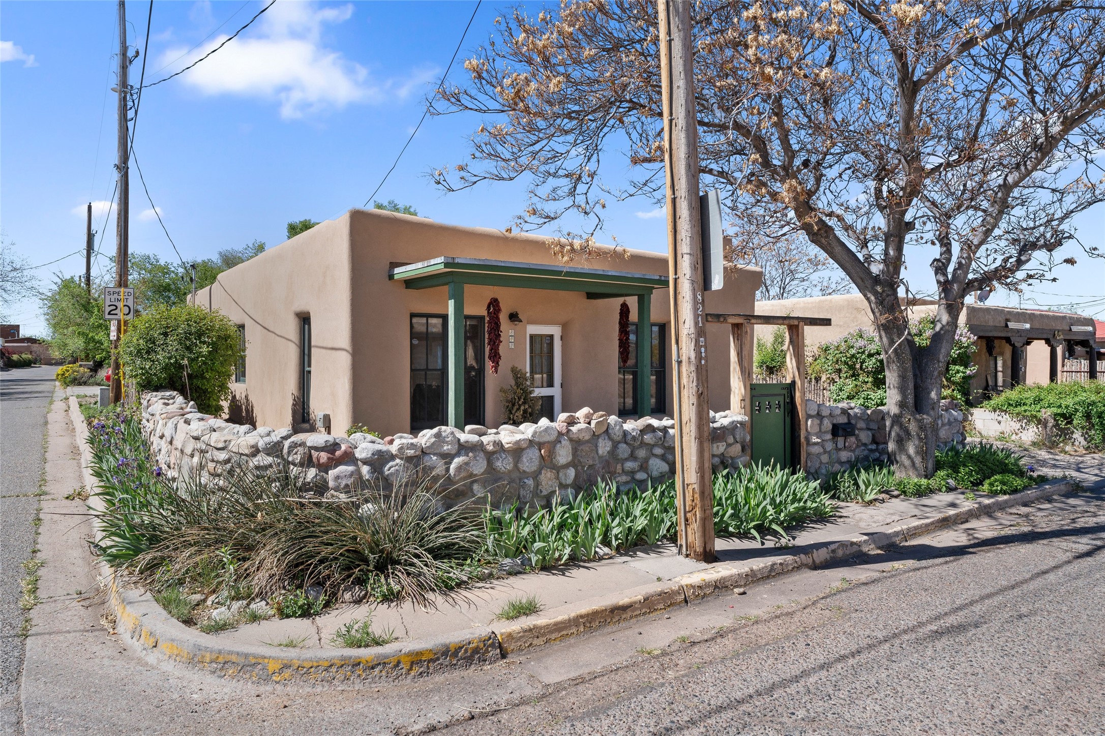 842 W Manhattan Avenue, Santa Fe, New Mexico image 2