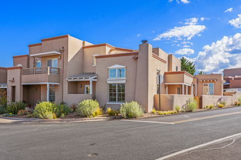 41 E Via Plaza Nueva Santa Fe NM 87507