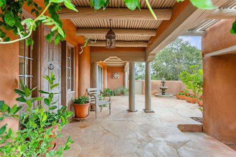 61 Calle San Martin Santa Fe NM 87506