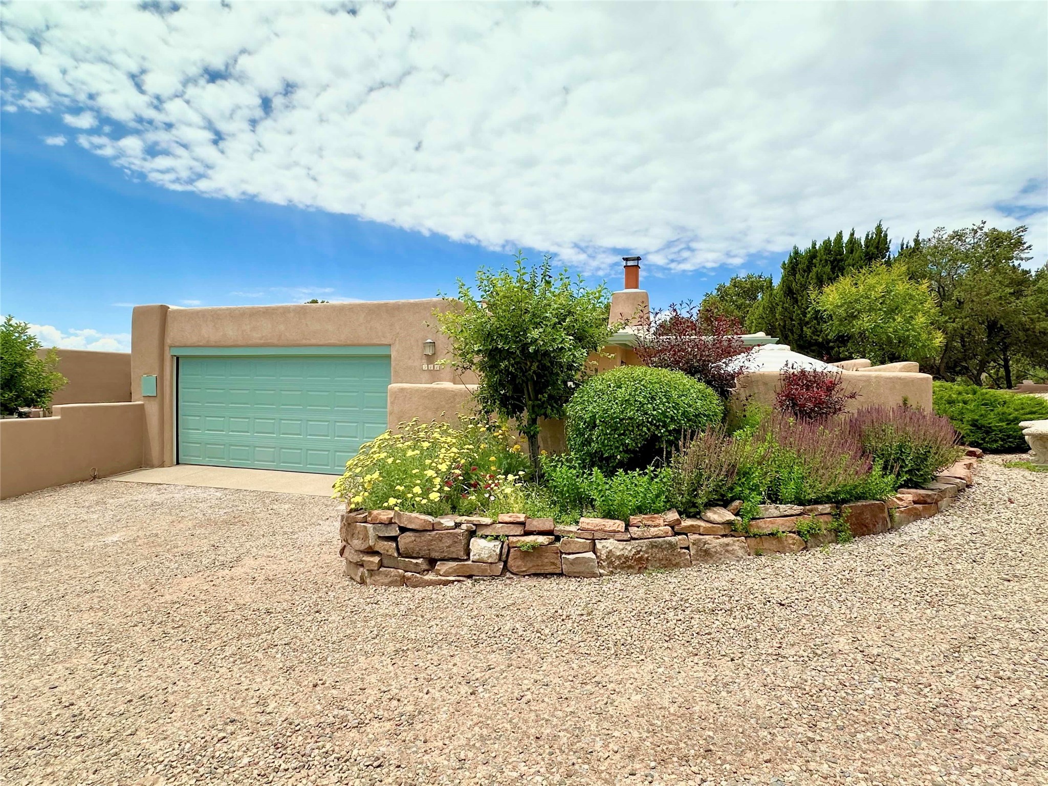 View Santa Fe, NM 87501 property