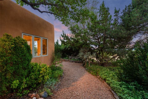 Homes For Sale - 76 Encantado Loop Loop<br/> Santa Fe County, Santa Fe, NM 87508