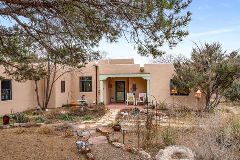 Photo of 5 Calle Belicia, Santa Fe, NM 87508 (MLS # 202600529)