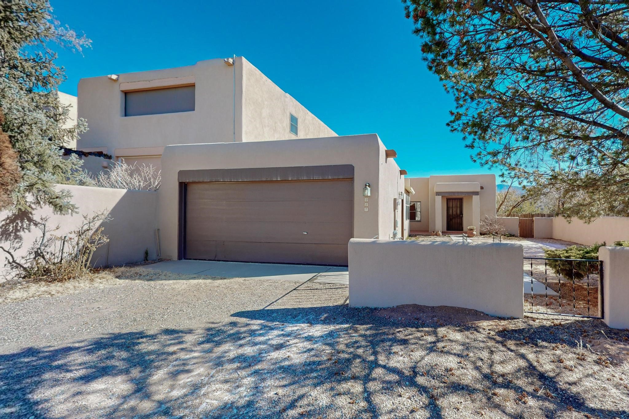 217 Camino De La Sierra, Santa Fe, New Mexico image 1