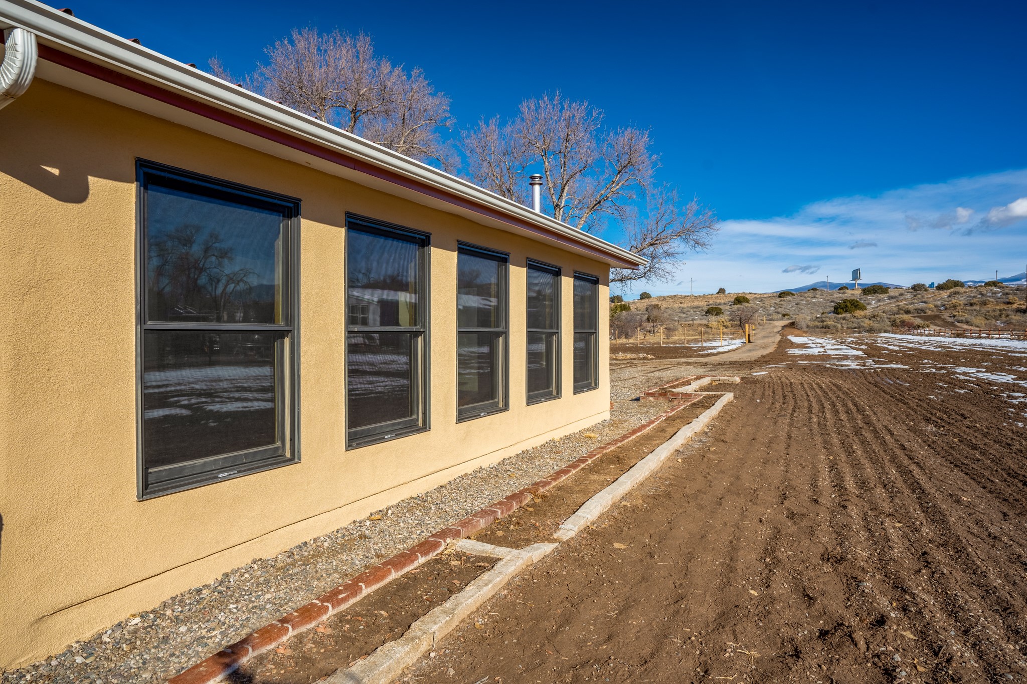 Cuyamungue, New Mexico 87506, United States, 3 Bedrooms Bedrooms, ,2 BathroomsBathrooms,Residential,Pending,67872