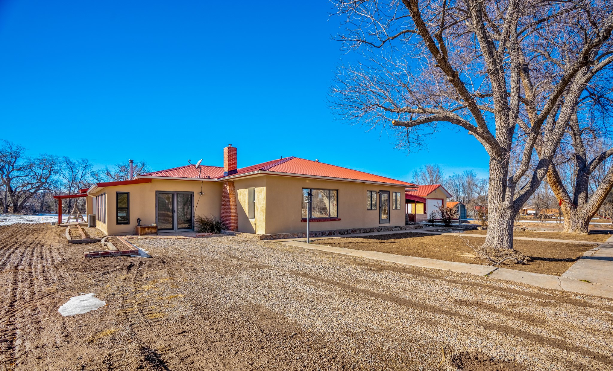 Cuyamungue, New Mexico 87506, United States, 3 Bedrooms Bedrooms, ,2 BathroomsBathrooms,Residential,Pending,67872