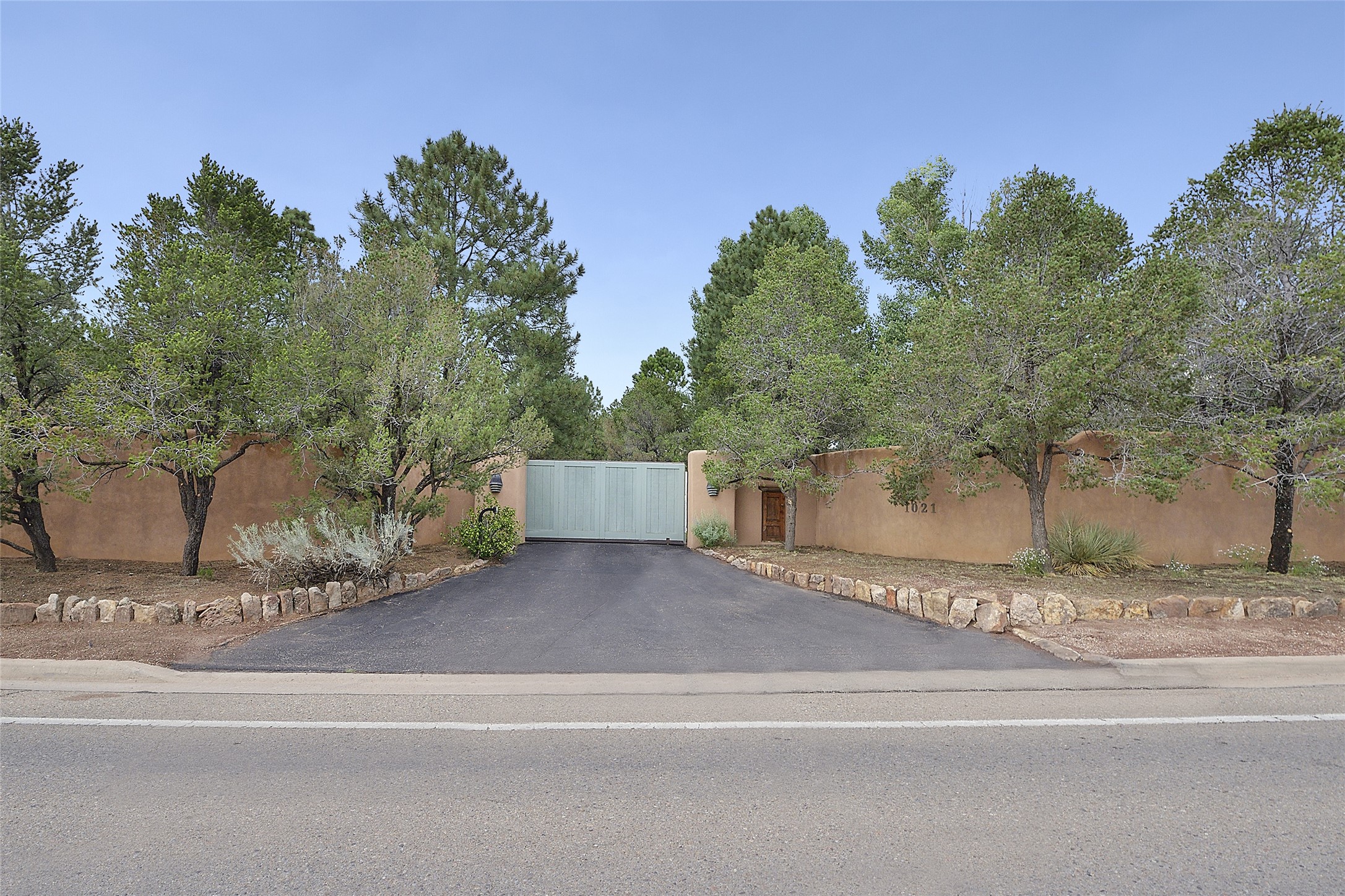 1021 Old Santa Fe Trail Trl, Santa Fe, New Mexico image 18