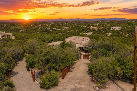 Homes For Sale - 1064 Bishops Lodge Road<br/> Santa Fe, NM 87501
