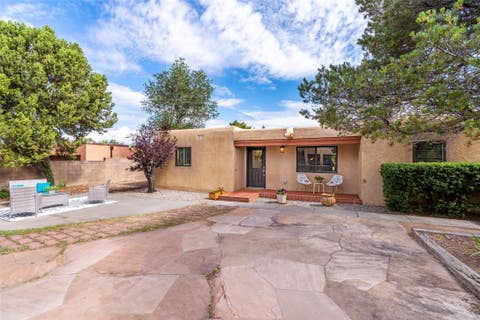 Homes For Sale - 2574 Avenida De Isidro<br/> Santa Fe, NM 87505