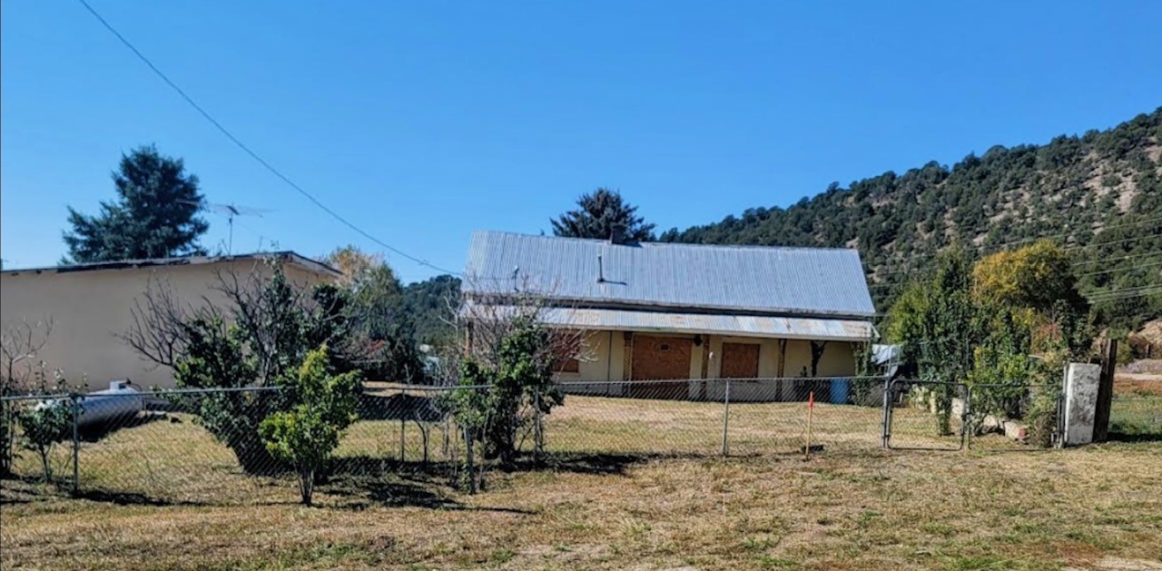 12 Camino De Medio, Vadito, New Mexico image 1