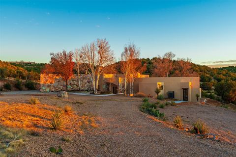 Photo of 117 La Ventana Dr, Santa Fe, NM 87508 (MLS # 202505189)