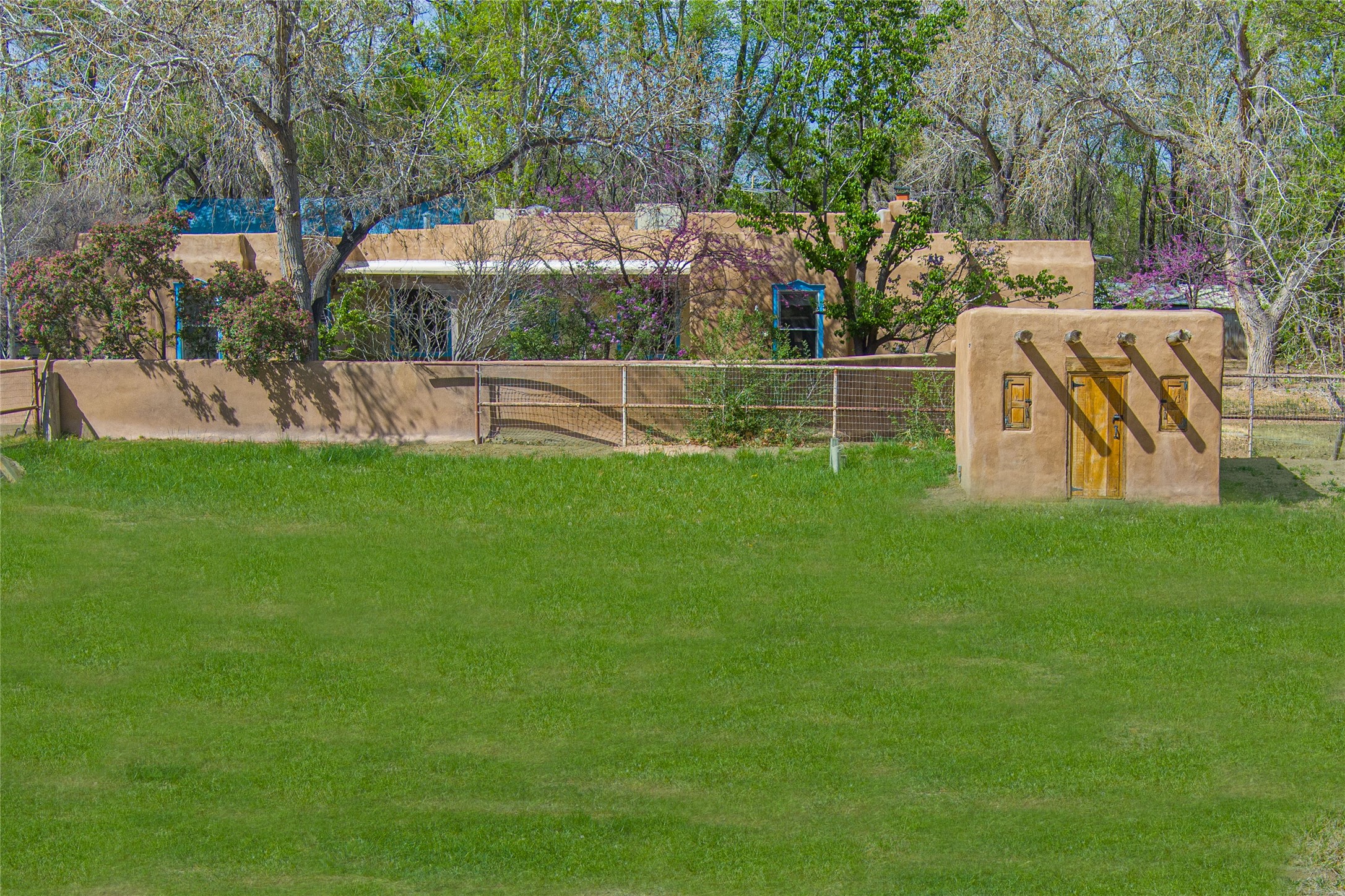 821 Chamisal Road, Los Ranchos, New Mexico image 1