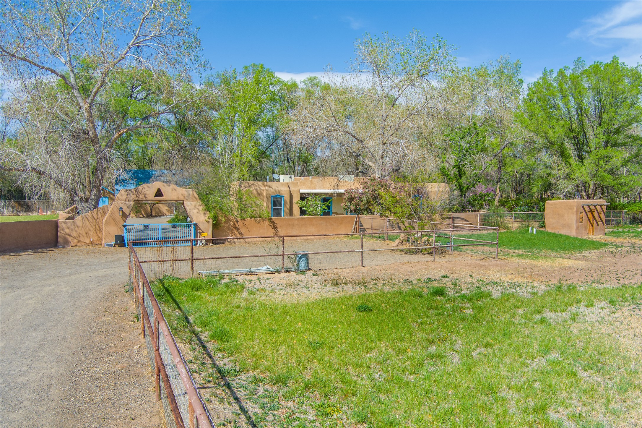 821 Chamisal Road, Los Ranchos, New Mexico image 44