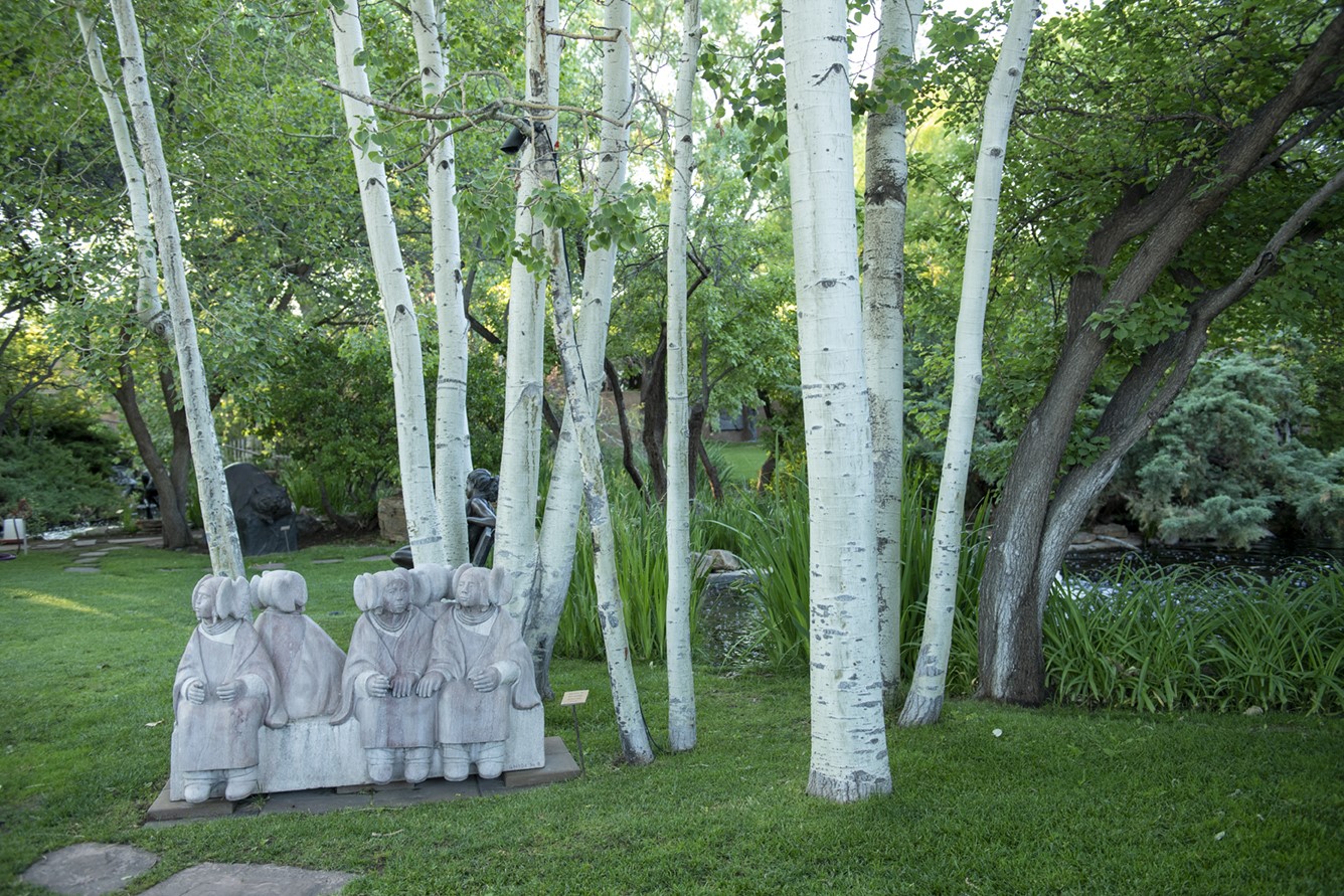 1075 Paseo de Peralta