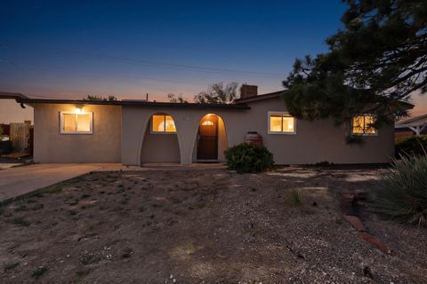 Homes For Sale - 2916 Calle De Pinos Altos<br/> Santa Fe, NM 87507