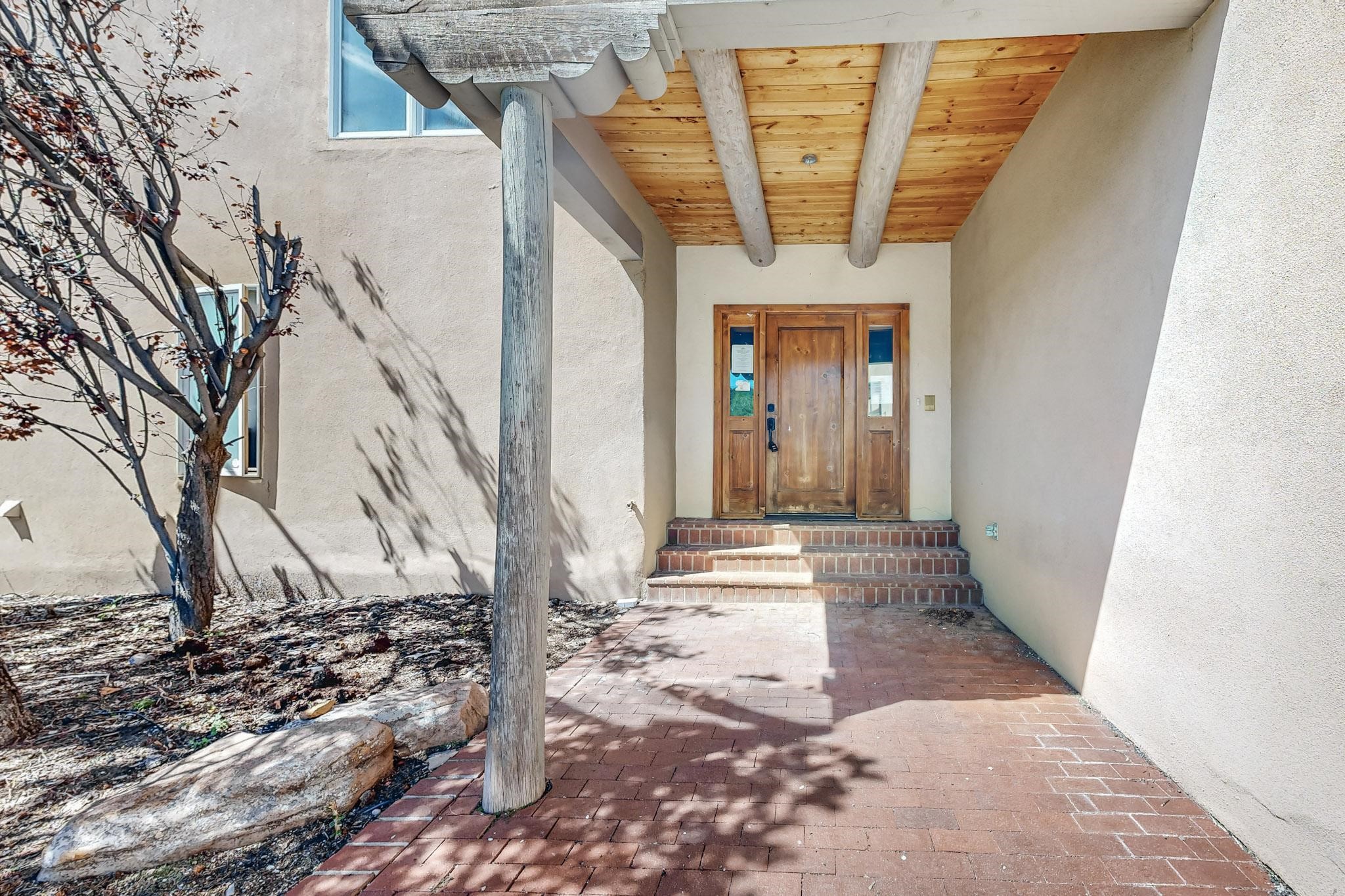 1285 Este Ln Ln, Santa Fe, New Mexico image 2