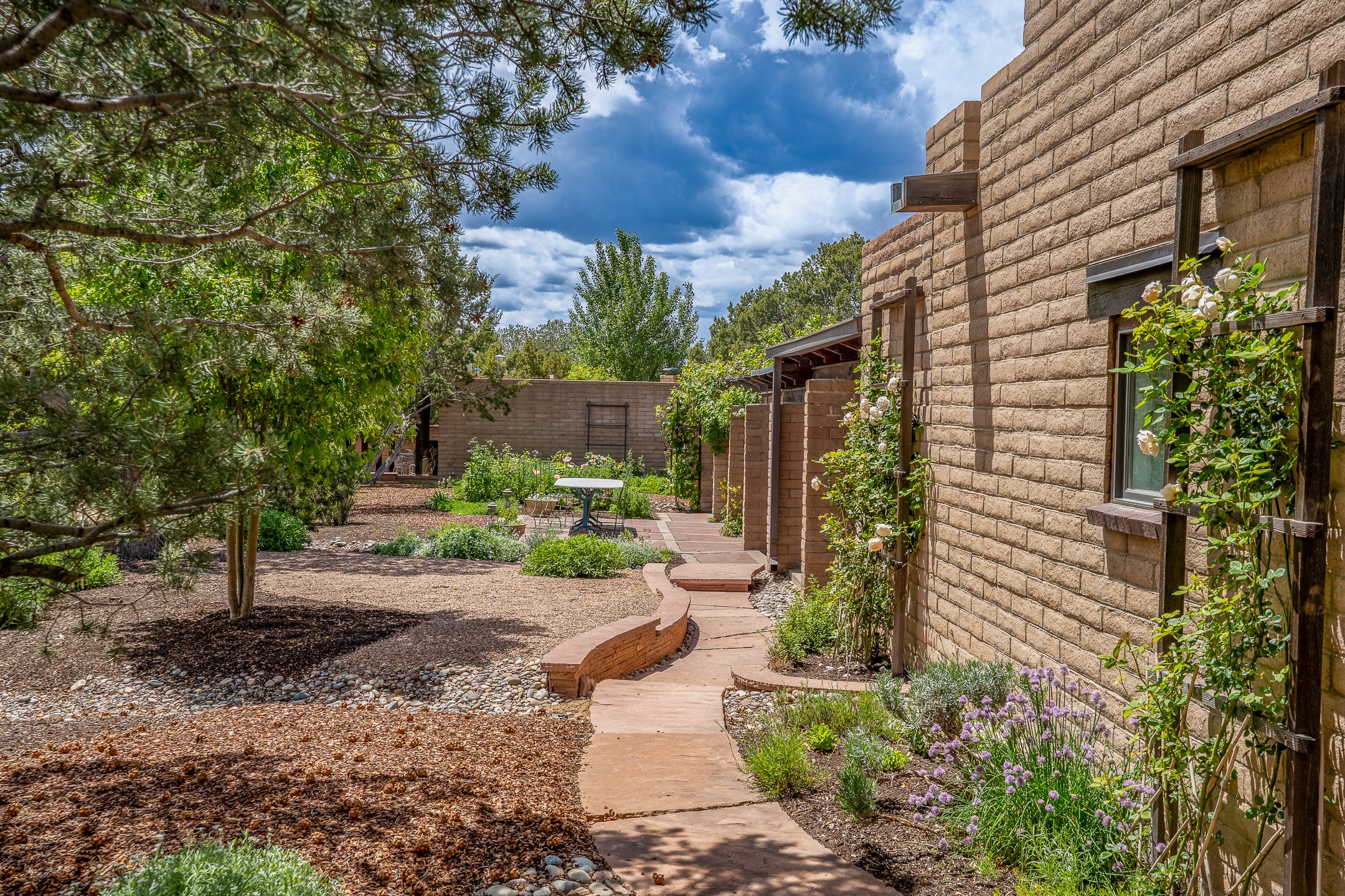 105 Calle Golondrina, Santa Fe, New Mexico image 8