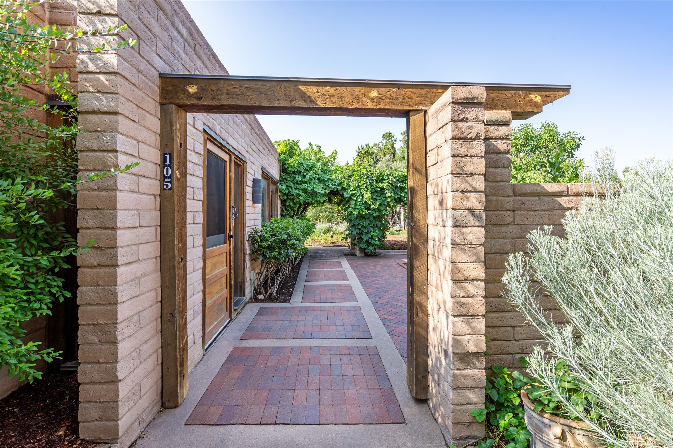105 Calle Golondrina, Santa Fe, New Mexico image 4