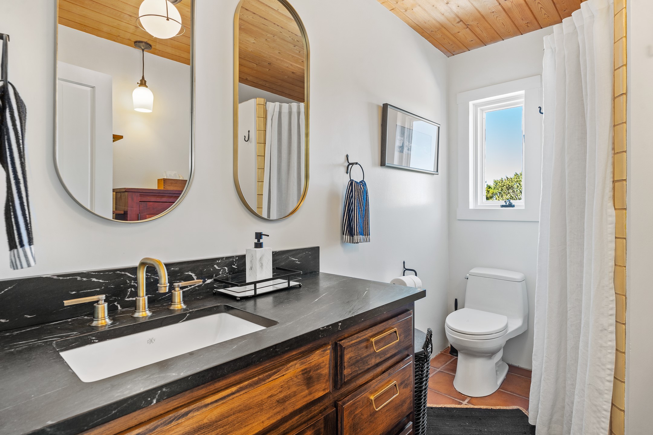 Santa Fe, New Mexico 87508, United States, 2 Bedrooms Bedrooms, ,2 BathroomsBathrooms,Residential,Active,216539