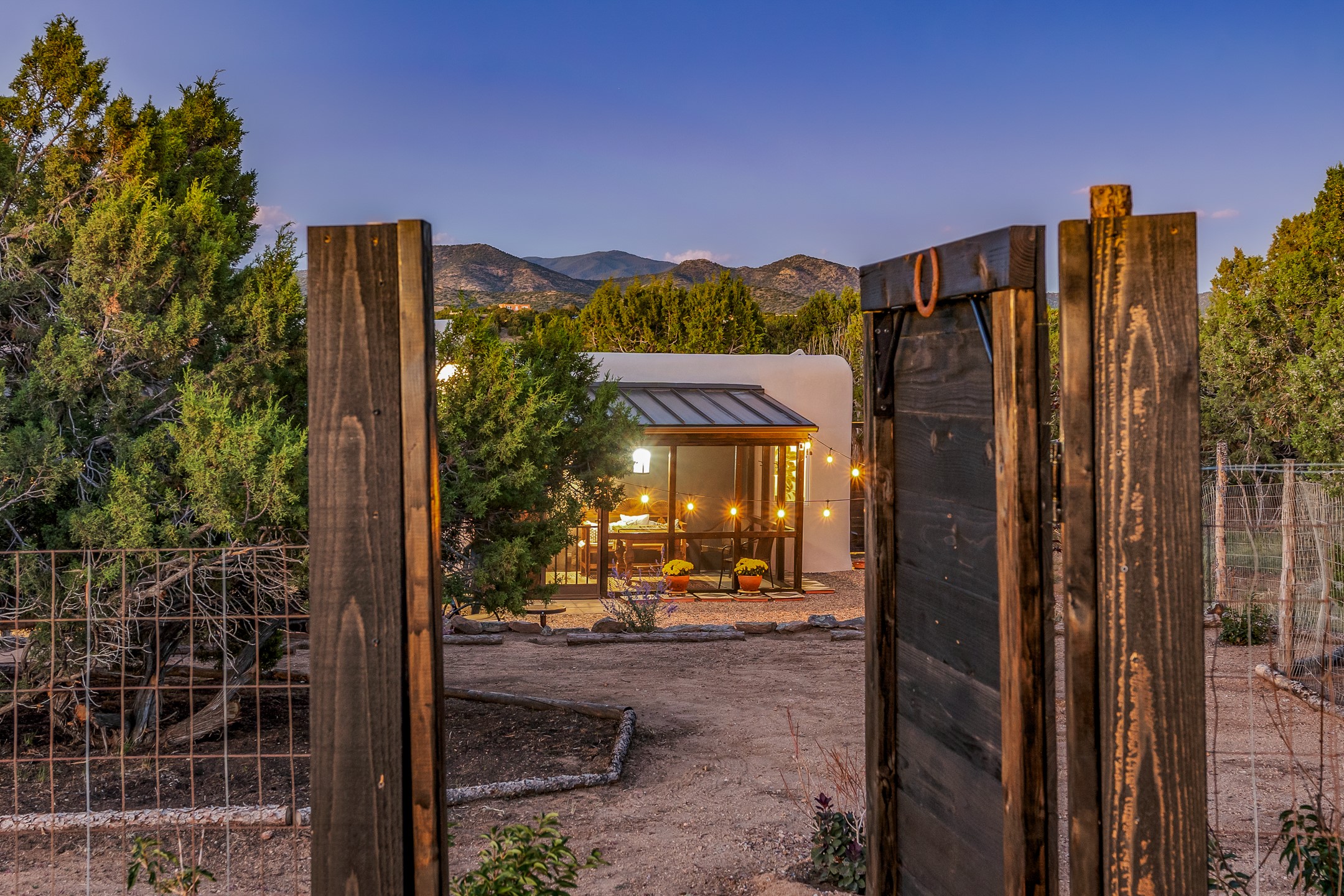 Santa Fe, New Mexico 87508, United States, 2 Bedrooms Bedrooms, ,2 BathroomsBathrooms,Residential,Active,216539