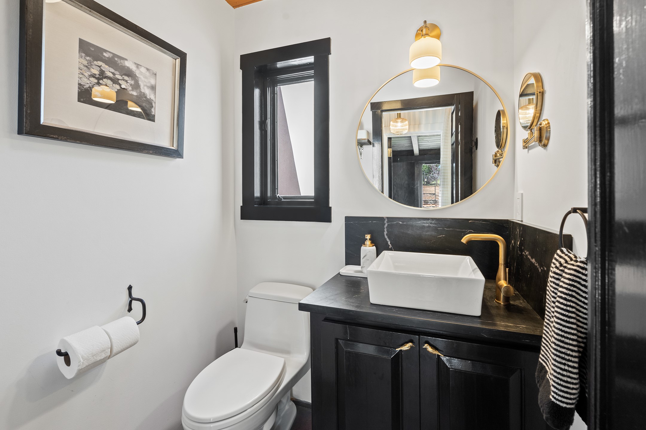 Santa Fe, New Mexico 87508, United States, 2 Bedrooms Bedrooms, ,2 BathroomsBathrooms,Residential,Active,216539