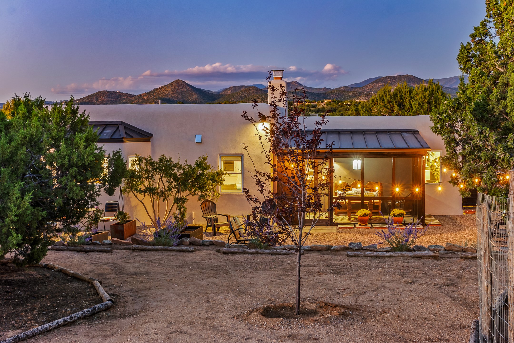 Santa Fe, New Mexico 87508, United States, 2 Bedrooms Bedrooms, ,2 BathroomsBathrooms,Residential,Active,216539