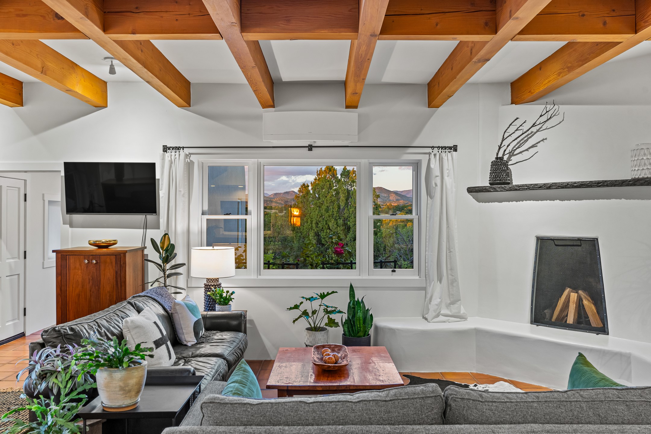 Santa Fe, New Mexico 87508, United States, 2 Bedrooms Bedrooms, ,2 BathroomsBathrooms,Residential,Active,216539