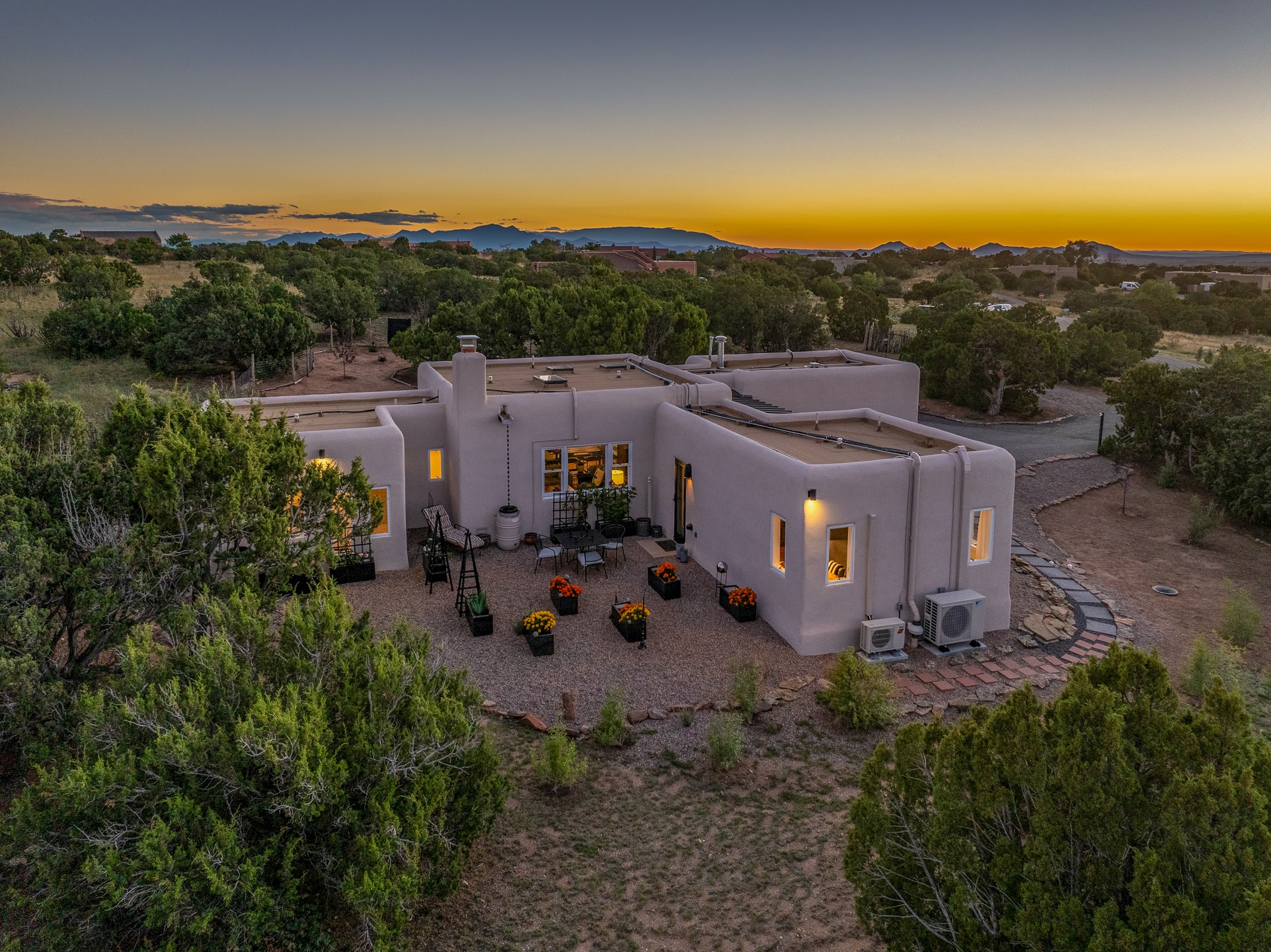 Santa Fe, New Mexico 87508, United States, 2 Bedrooms Bedrooms, ,2 BathroomsBathrooms,Residential,Active,216539