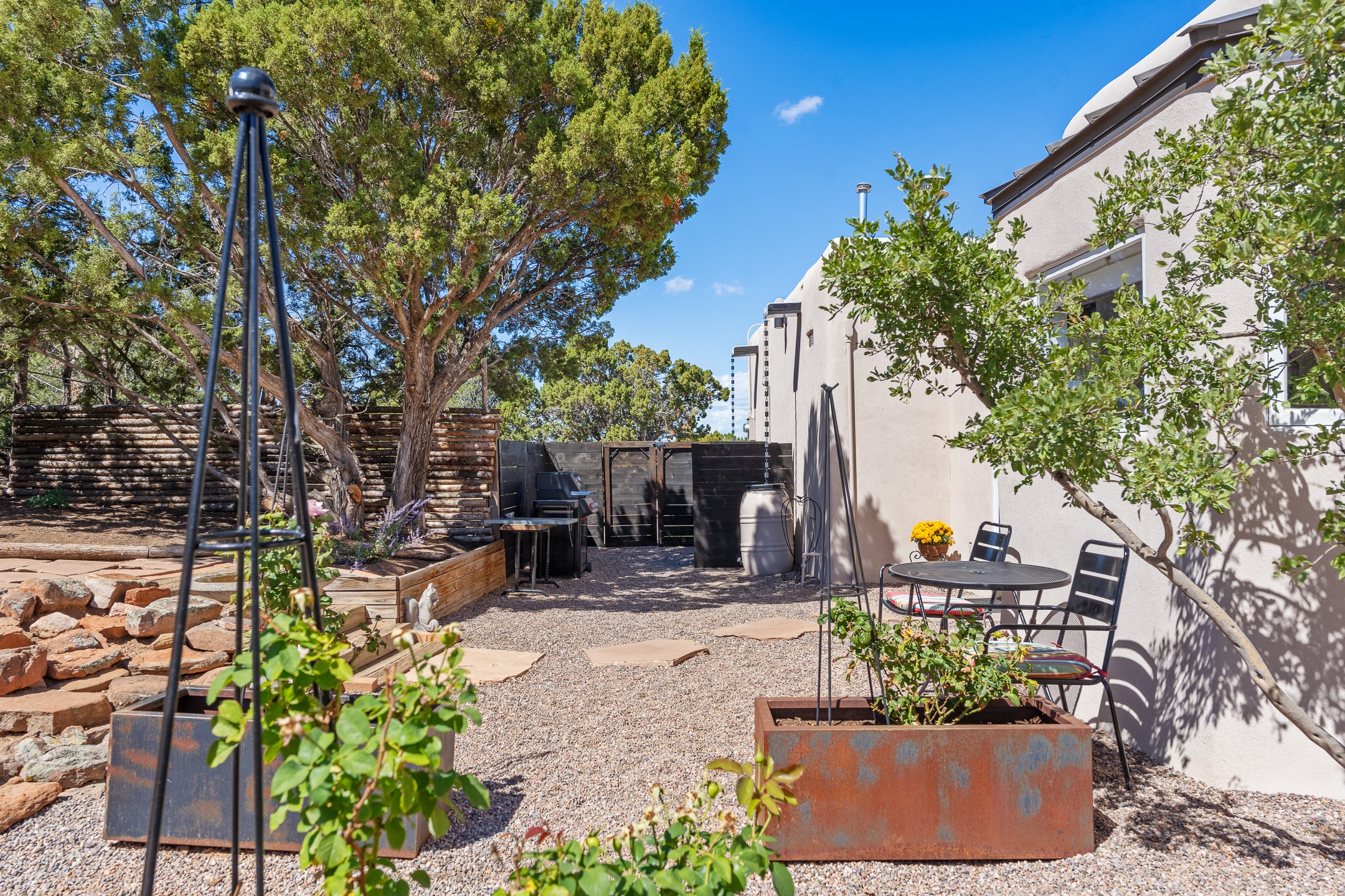 Santa Fe, New Mexico 87508, United States, 2 Bedrooms Bedrooms, ,2 BathroomsBathrooms,Residential,Active,216539