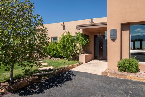 2555 Tano Compound Drive Santa Fe NM 87506