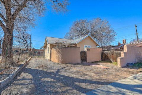 Homes For Sale - 506 Onate Place<br/> Santa Fe, NM 87501