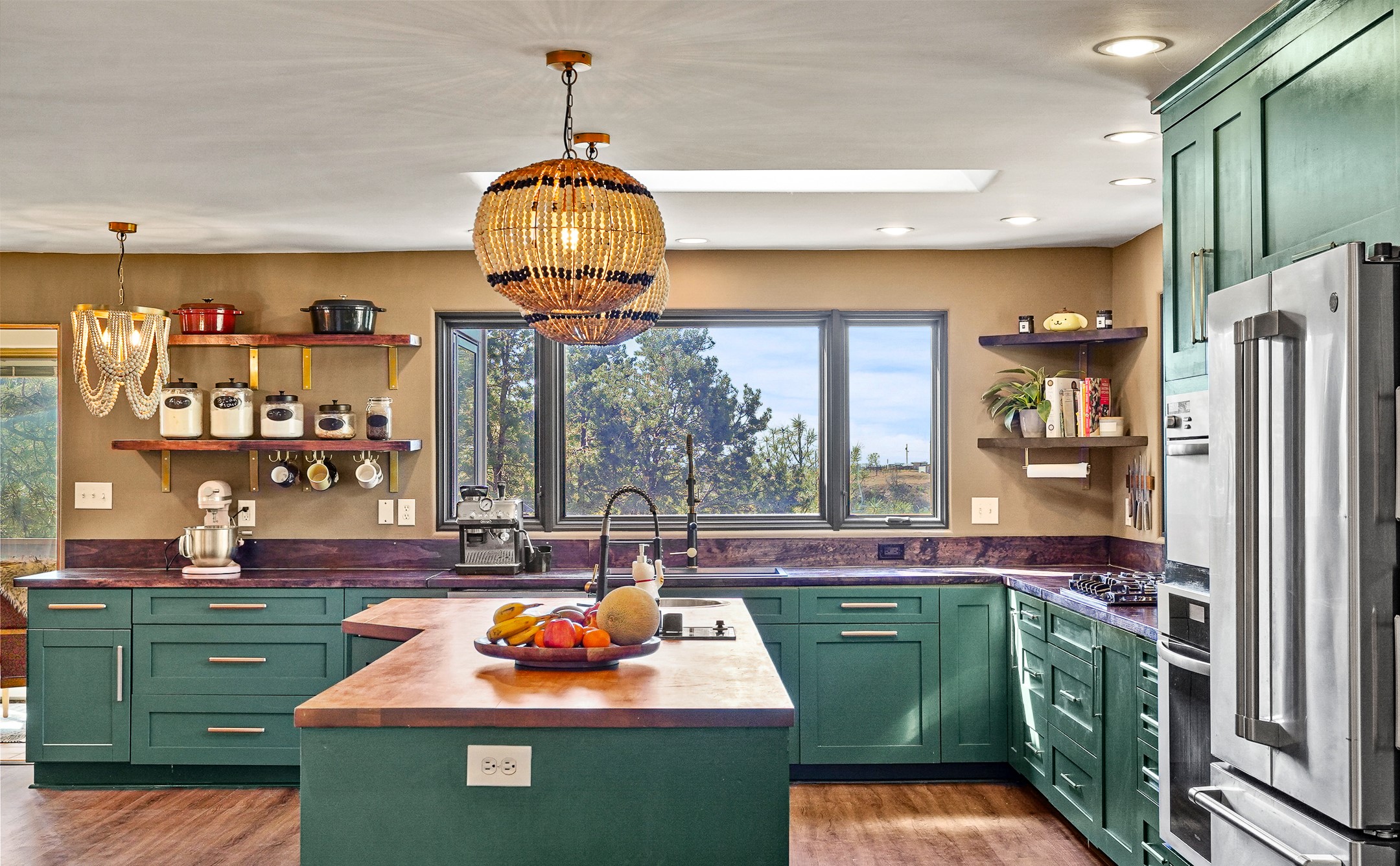 390 El Conejo St, Los Alamos, New Mexico image 2